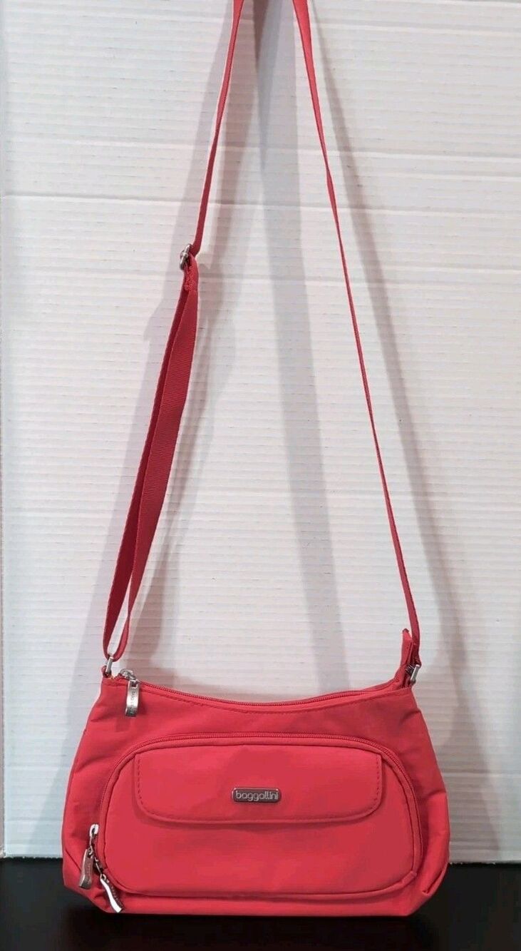 BAGGALLINI CROSSBODY BAG/PURSE IN BRIGHT RED NYLON ADJUSTABLE SHOULDER STRAP